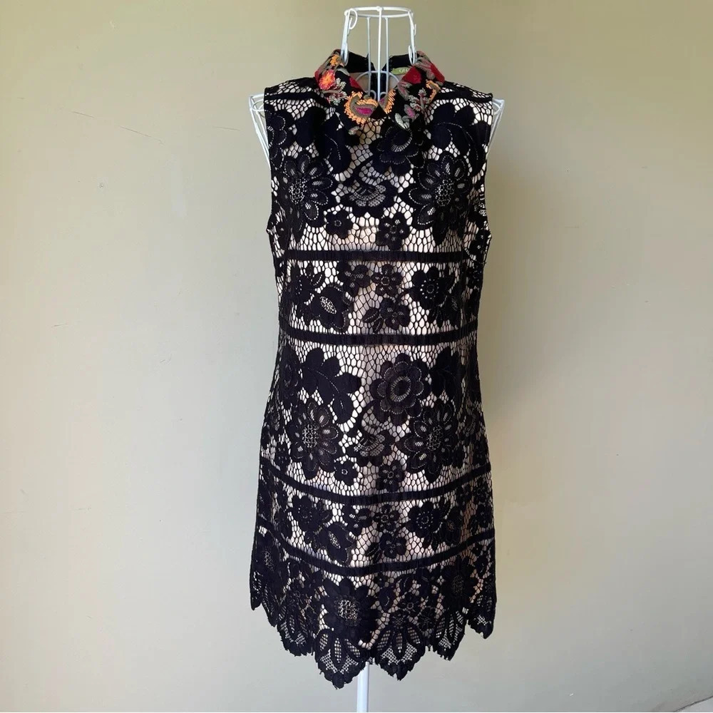 Gianni Bini embroidered lace mini dress black sleeveless
